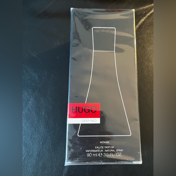 Hugo Boss Deep Red Perfume - Picture 2 of 7